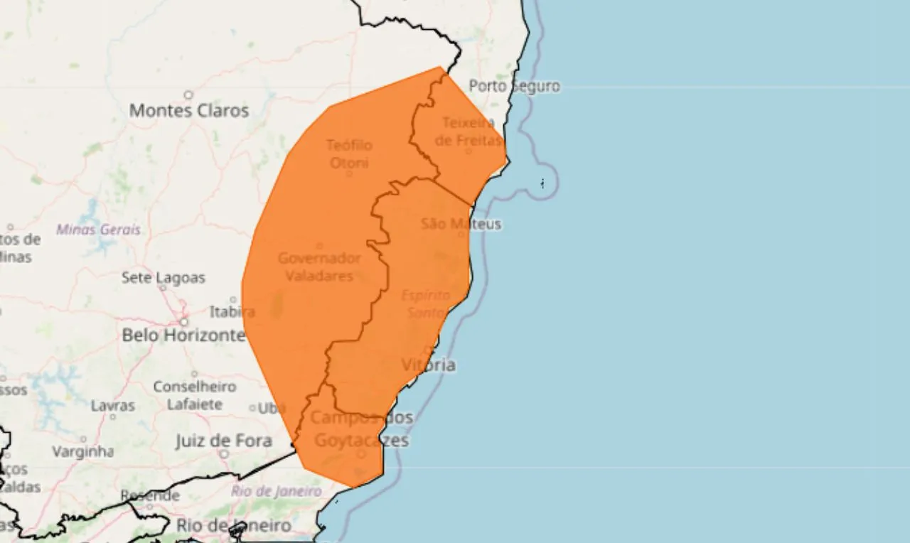 A imagem mostra as áreas em Alerta laranja para chuvas intensas, ventania e risco de alagamentos em partes de MG, ES, RJ e BA 